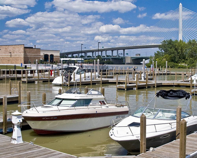 Powerboats docked in Skyway Marina