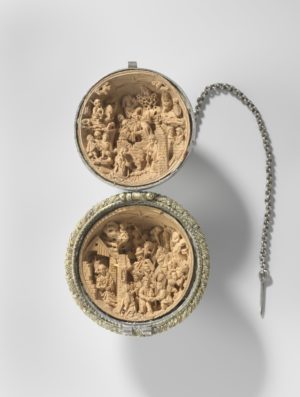 Workshop of Adam Dircksz, Prayer nut with The Nativity and The Adoration of the Magi, c. 1500 – 30, boxwood, silver, and gold, diameter 4.8cm (Rijksmuseum, Amsterdam)