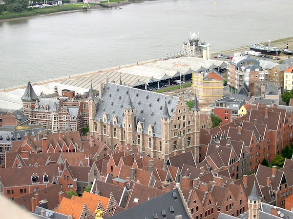 Present-day view of the Vleeshuis, or Butchers’ Hall, Antwerp, Belgium (photo: Ckiki lwai, CC BY-SA 3.0)