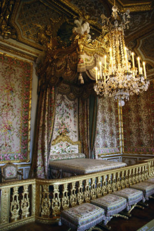 Queen’s bed chamber, Versailles (photo: Scott SM, CC BY-NC 2.0)