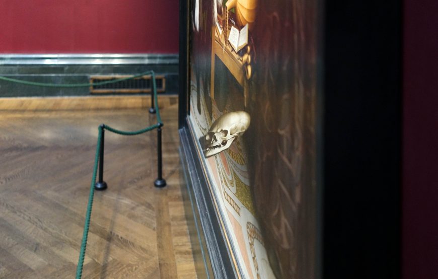 Anamorphic skull seen at angle, Hans Holbein the Younger, The Ambassadors, 1533, oil on oak, 207 x 209.5 cm (The National Gallery, London, photo: Steven Zucker, CC BY-NC-SA 4.0)