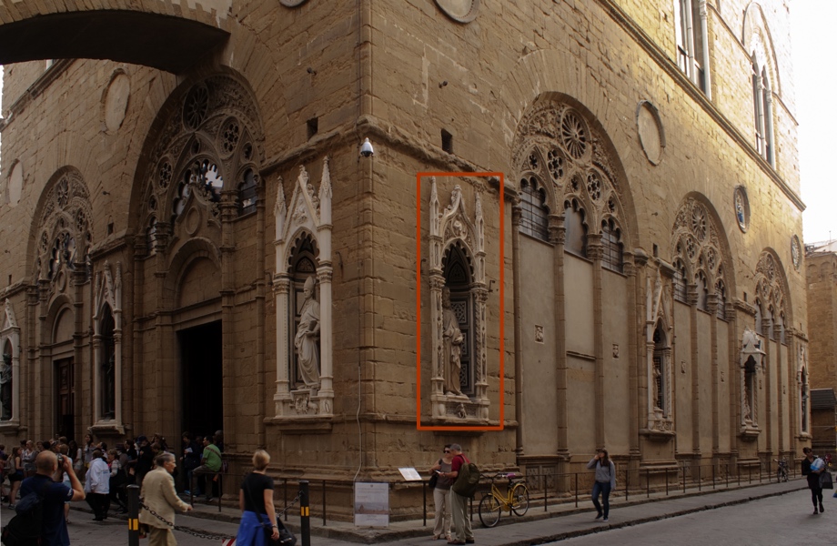 Reproduction of Donatello’s St. Mark (1411-13, the original is now in the museum inside) in its original location in a niche at Orsanmichele, Florence, 1349 loggia (1380-1404 upper stories) (photo: Shirley de Jong, CC BY-NC 2.0)
